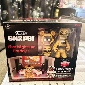 Golden Freddy Figure with Stage